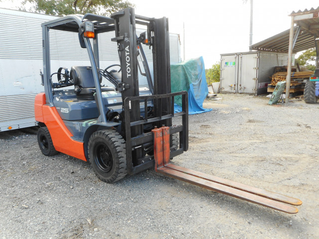 TOYOTA 02-8FG25